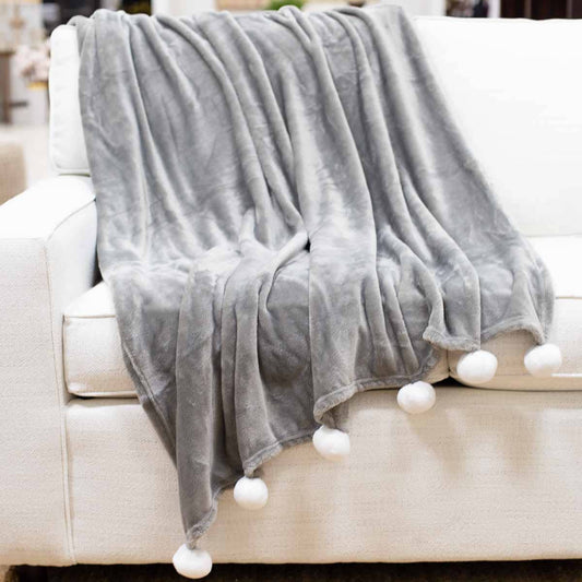 Cozy Pom Pom Throw   Gray/White   50x60